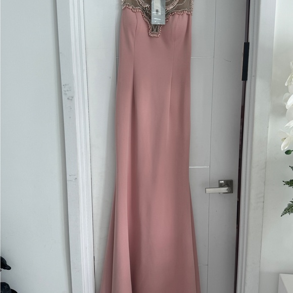 Elegant Pink Evening Gown - Picture 1 of 4